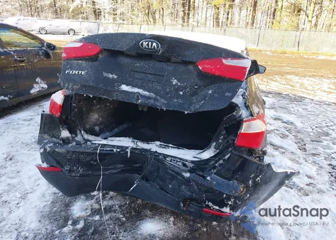 2015 Kia Forte Lx z USA, uszkodzony, nr VIN KNAFK4A68F5256975